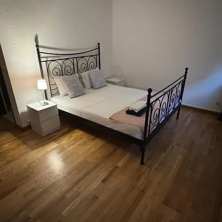 Near Airport Лісабон